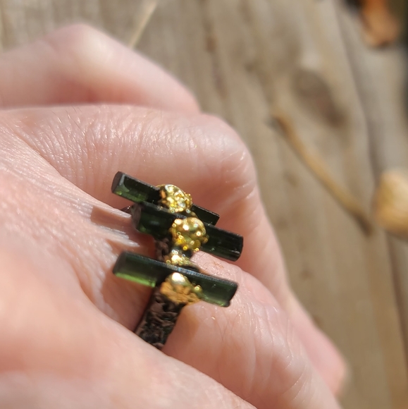 Triple green tourmaline & sterling & gold ring sz 7.5 - Picture 5 of 13